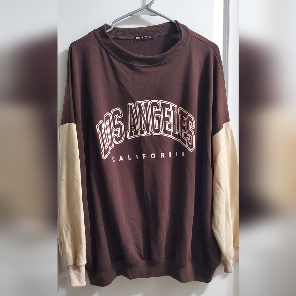 ein Los Angeles baggy/oversized Sweatshirt